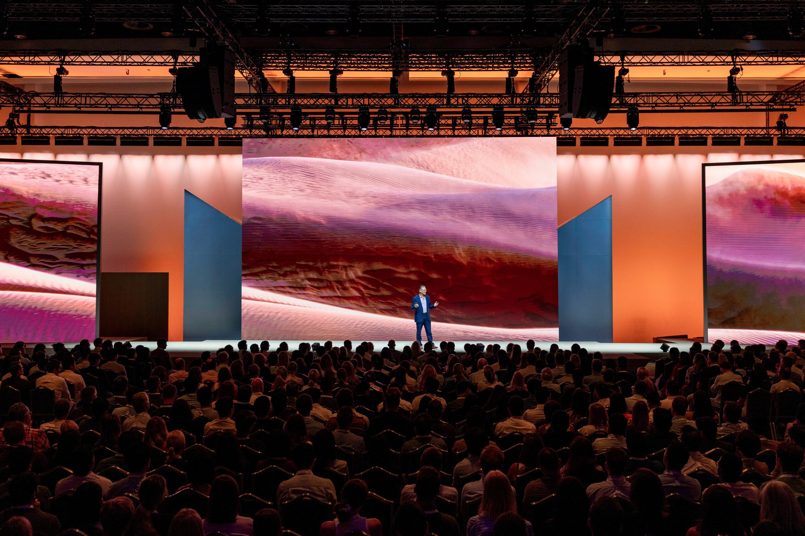 MAM_Global25_cp1_0953385400